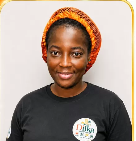 Mme Ramata, agent de propreté et d'hygiène formée par DIIKA, en poste à Abidjan